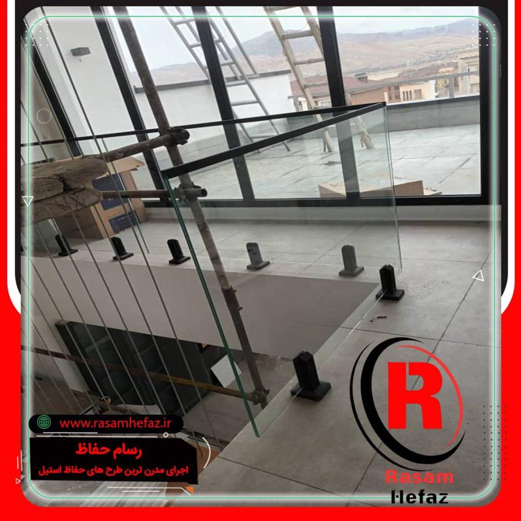 اجرای نرده استیل شیشه ای
